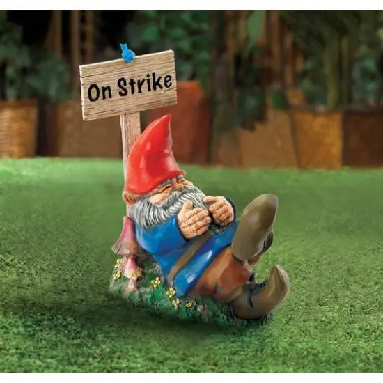 9.5" On Strike Garden Gnome {3}