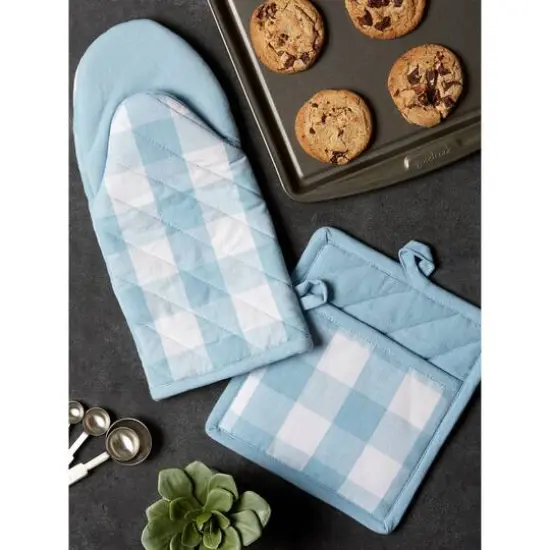 DII&reg; Light Blue Buffalo Check Oven Mitt & Pot Holder Set {7}