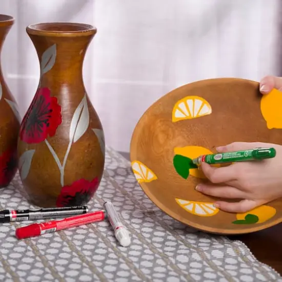 Testors&reg; Glossy Chisel Tip Enamel Marker Blue {4}