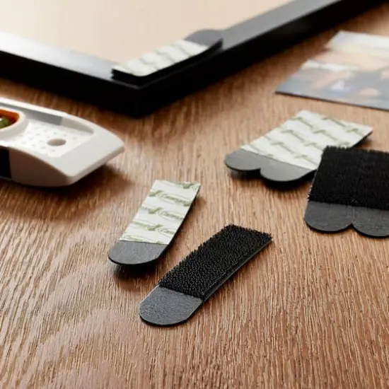 Command&trade; Medium Black Picture Hanging Strips, 4ct. {3}