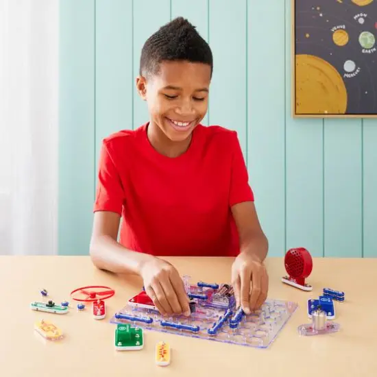 Snap Circuits&reg; Explorer 100 Experiments {6}