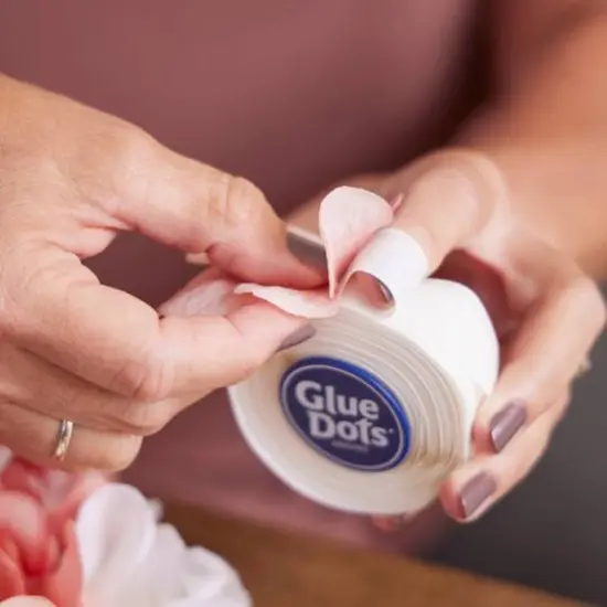 Glue Dots® Flower Dots™ Roll {6}