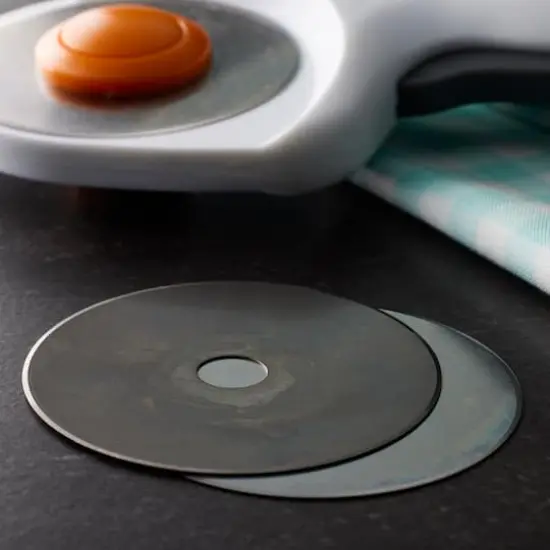 Fiskars&reg; Titanium Straight Rotary Blade, 2ct. {3}