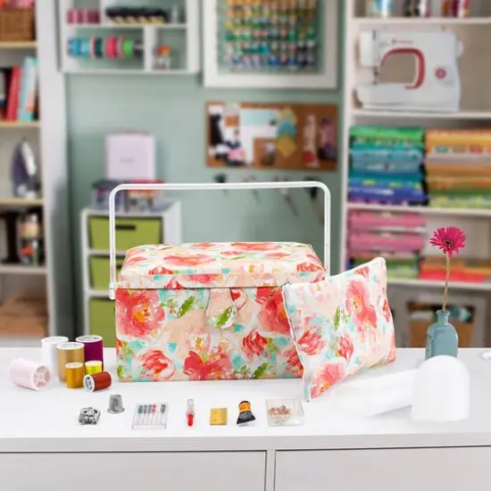 SINGER&reg; Large Watercolor Floral Print Rolled Edge Sewing Basket with Matching Pouch Sew Kit {11}