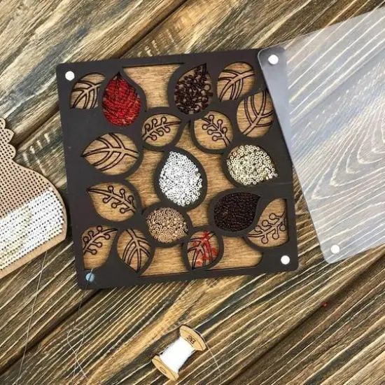 Wonderland Crafts 5" x 5" Leaf Bead Organizer with Transparent Cover {5}