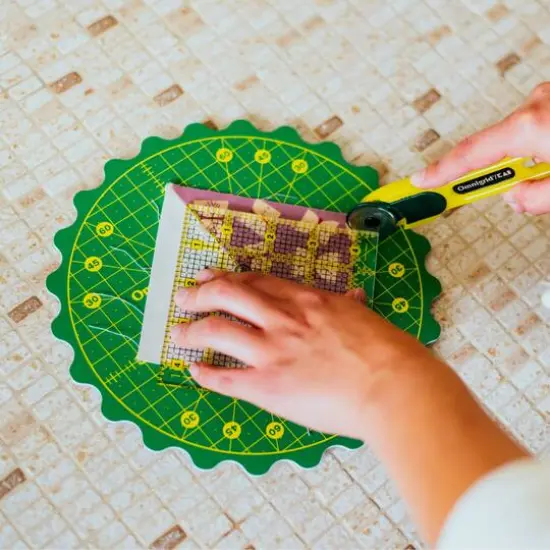 Omnigrid&reg; 360 8" Rotating Cutting Mat {10}