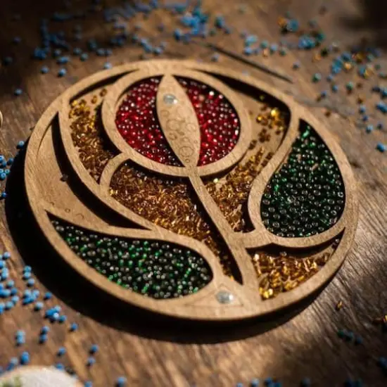 Wonderland Crafts 5.5" Flower Bead Organizer with Transparent Cover {4}