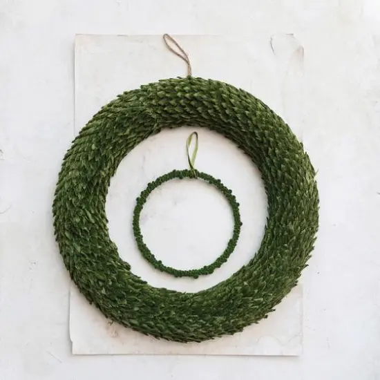 Hello Honey&reg; 20.5" Green Paper Leaf Wreath {3}