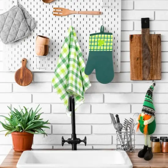 Green Plaid Shamrock Oven Mitts, 2ct. {3}