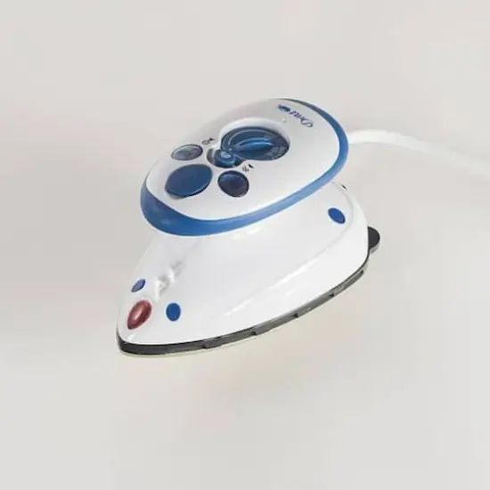 Dritz&reg; Mighty Steam Iron&trade; {4}
