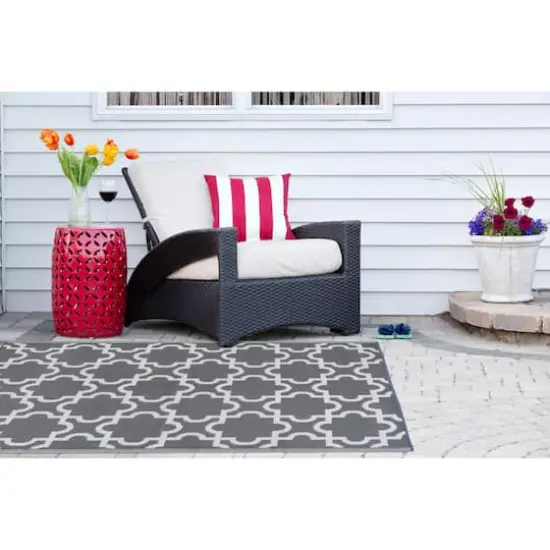 DII&reg; Gray Lattice Outdoor Rug, 4ft. x 6ft. {5}
