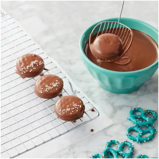 Wilton&trade; Candy Melt Dipping Scoop {5}