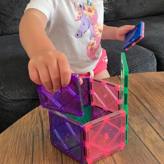 Crayola&reg; 14 Piece Glitter Magnetic Building Tiles {6}