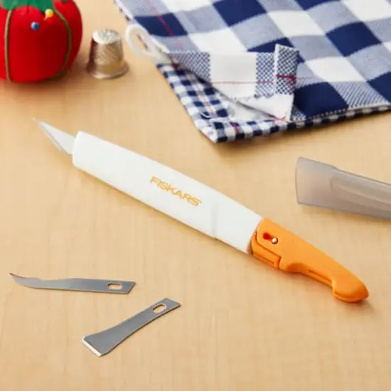 Fiskars&reg; Easy Blade Change Fabric Knife {3}