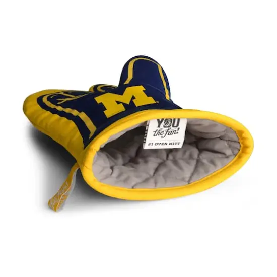 Quilted No.1 Oven Mitt Michigan Wolverines {5}