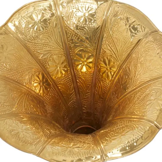 Brown Wood and Metal Vintage Gramophone, 28" x 18" x 16" {7}