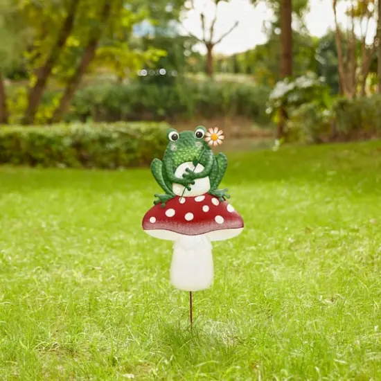 Glitzhome&reg; 30" Metal Stacked Mushroom & Frog Yard Stake {3}