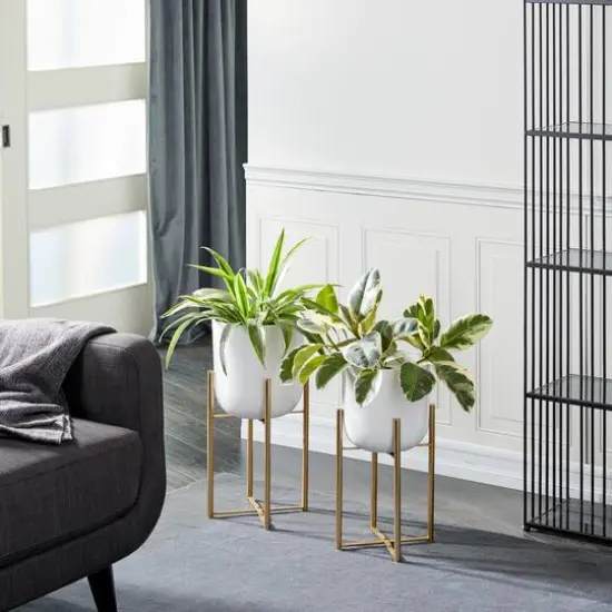 CosmoLiving by Cosmopolitan Set of 2 White Metal Contemporary Planter, 20", 22" {8}