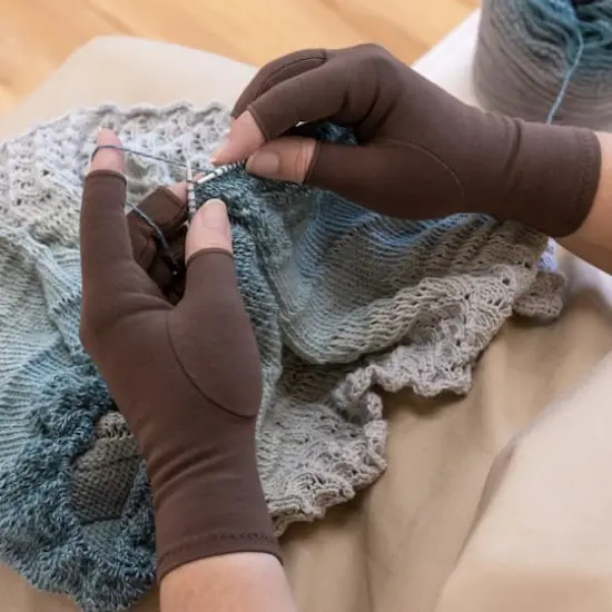 Dritz&reg; Creative Comfort&trade; Crafter's Comfort Gloves {3}