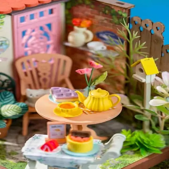 Rolife&reg; Fancy Tea Yard DIY Miniature House Kit {3}