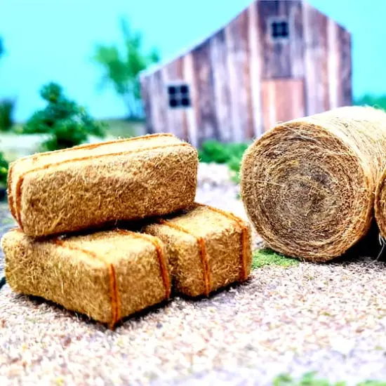 JTT Scenery Products Mini Hay Bales {3}