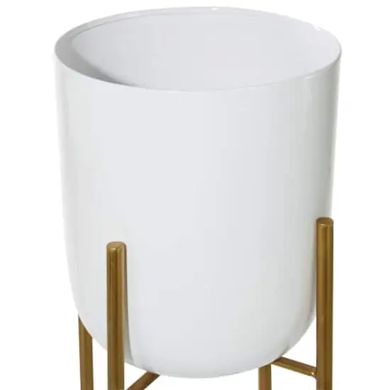 CosmoLiving by Cosmopolitan Set of 2 White Metal Contemporary Planter, 39", 46" {5}