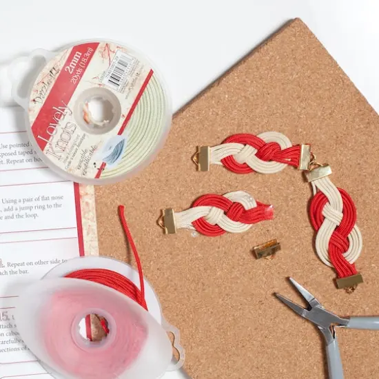 John Bead Lovely Knots 1mm Asian Knotting Cord with Bobbin, 50yd. Navy Blue {6}