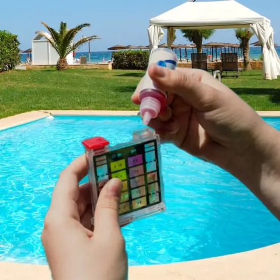 Pool Central Pool & Spa 6-Way Test Kit with Testing Block & Case {4}