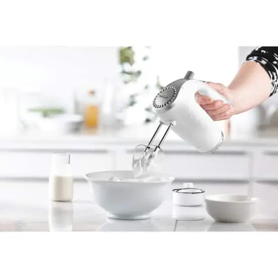 Brentwood White Lightweight 5-Speed Electric Hand Mixer {3}
