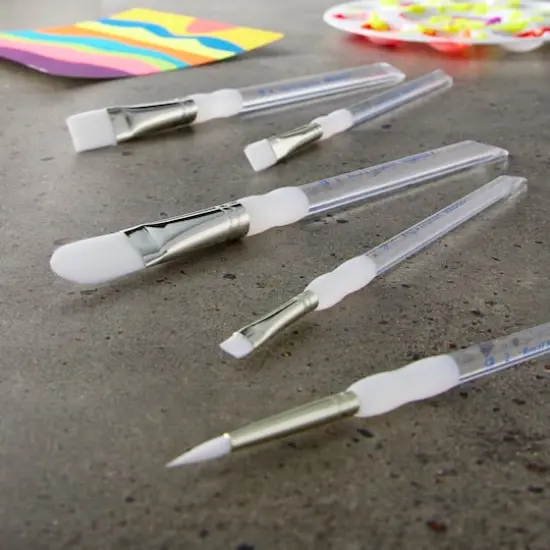 Soft-Grip&trade; White Taklon Brush Set {3}