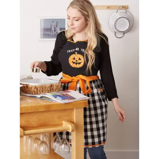 DII&reg; Trick Or Treat Embellished Apron {6}