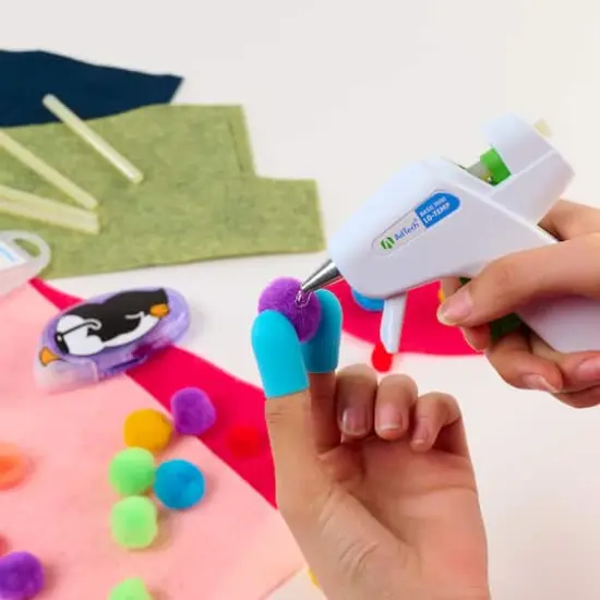 AdTech&reg; Lo-Temp&trade; Mini Glue Guns, 4ct. {5}