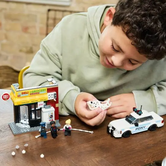 LEGO&reg; Marvel Spider-Verse: Miles Morales vs. The Spot 76311 {8}