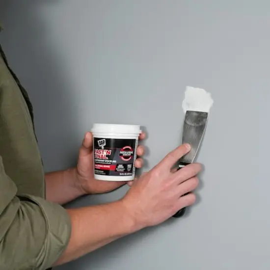 DAP&reg; Fast 'N Final&reg; 16oz. Lightweight Spackling {4}