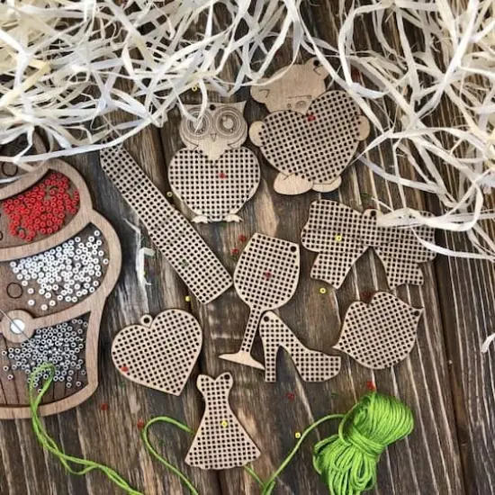 Wonderland Crafts Novelty Embroidery Blanks Set {5}