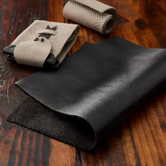 Leather Trim by ArtMinds&trade; Black {1}