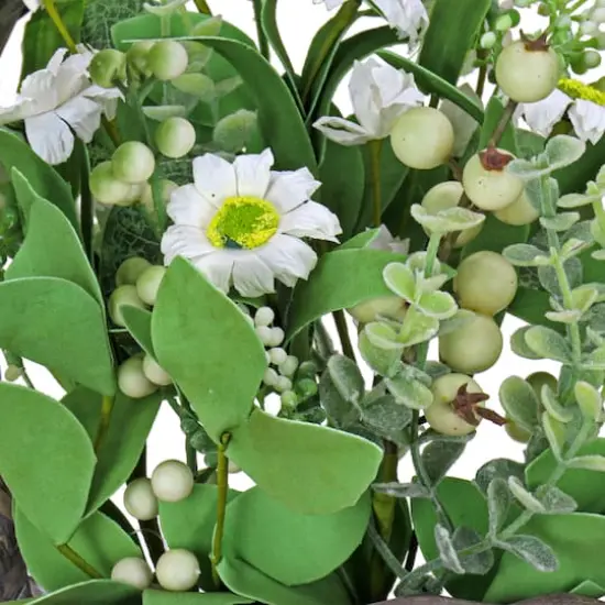 18" Daisies & Berries Spring Wall Basket {4}
