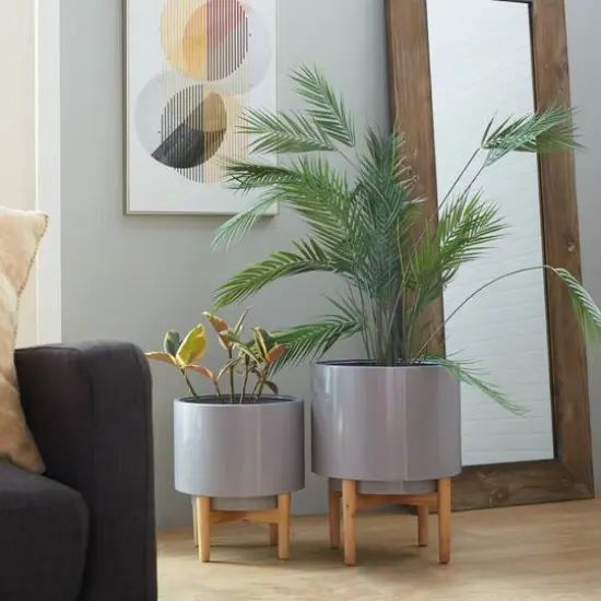 Gray Iron Contemporary Planter Set {9}