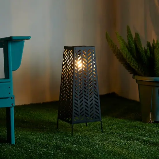 Glitzhome® 21.5" Metal Geometric Solar Powered Floor Lantern {4}