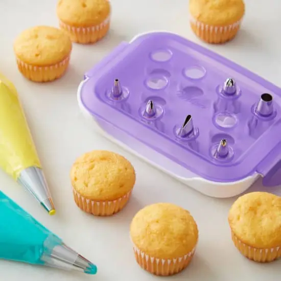 Wilton&trade; 9-Piece Starter Decorating & Piping Tip Set {5}