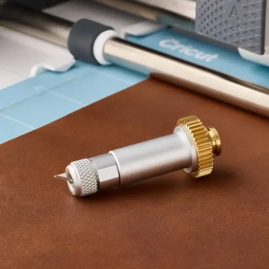 Cricut&reg; Knife Blade + Drive Housing {3}