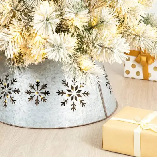 Glitzhome&reg; 21" Snowflake Diecut Metal Tree Collar with Light String {6}