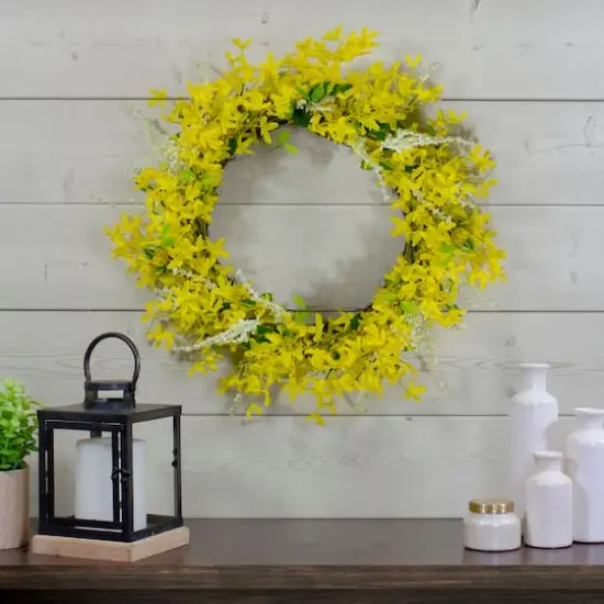 22" Yellow Forsythia & Leaves Wreath {3}