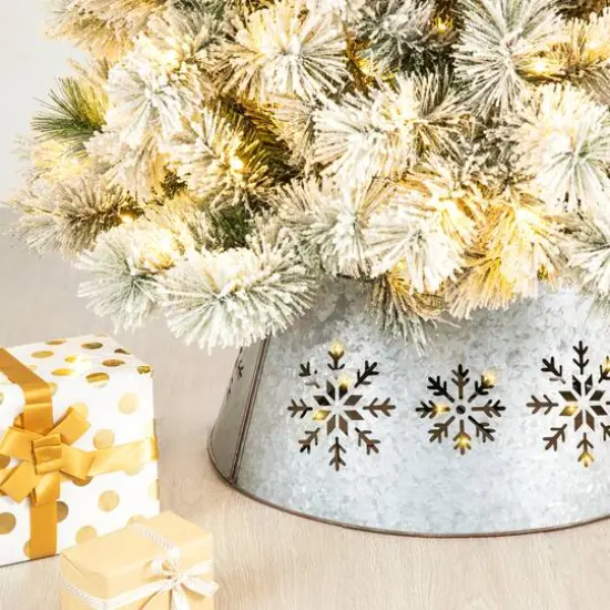 Glitzhome&reg; 21" Snowflake Diecut Metal Tree Collar with Light String {5}