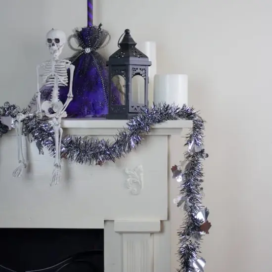 50ft. Black & Silver Ghosts Halloween Tinsel Garland {4}
