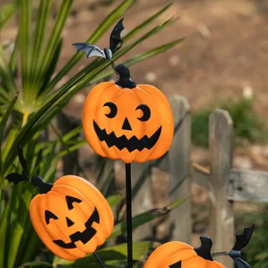 Glitzhome&reg; 39.5"H Halloween Metal Triple Pumpkin with Spring Bats Yard Stake {6}