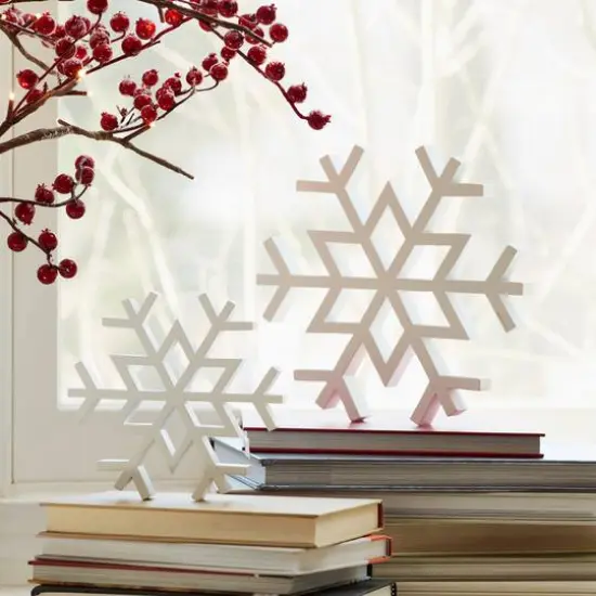 Wooden Snowflake Set {5}