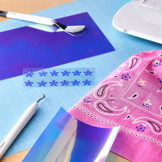 Cricut Joy&trade; Holographic Smart Iron-On&trade; Translucent Blue {3}