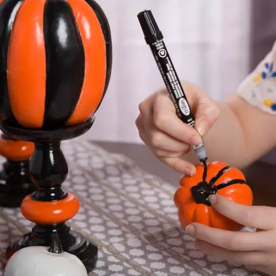 Testors&reg; Glossy Chisel Tip Enamel Marker Blue {5}