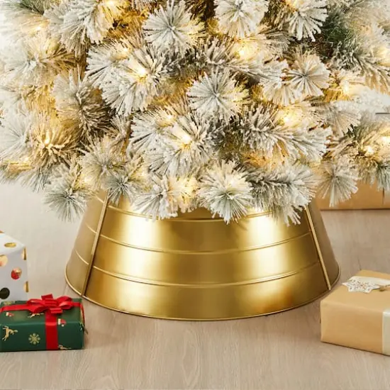 Glitzhome&reg; 22" Christmas Painted Gold Metal Tree Collar {3}